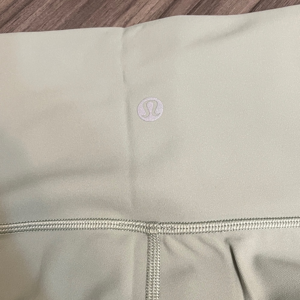 Women’s Lululemon High-Waisted Capri Leggings - Picture 5 of 7